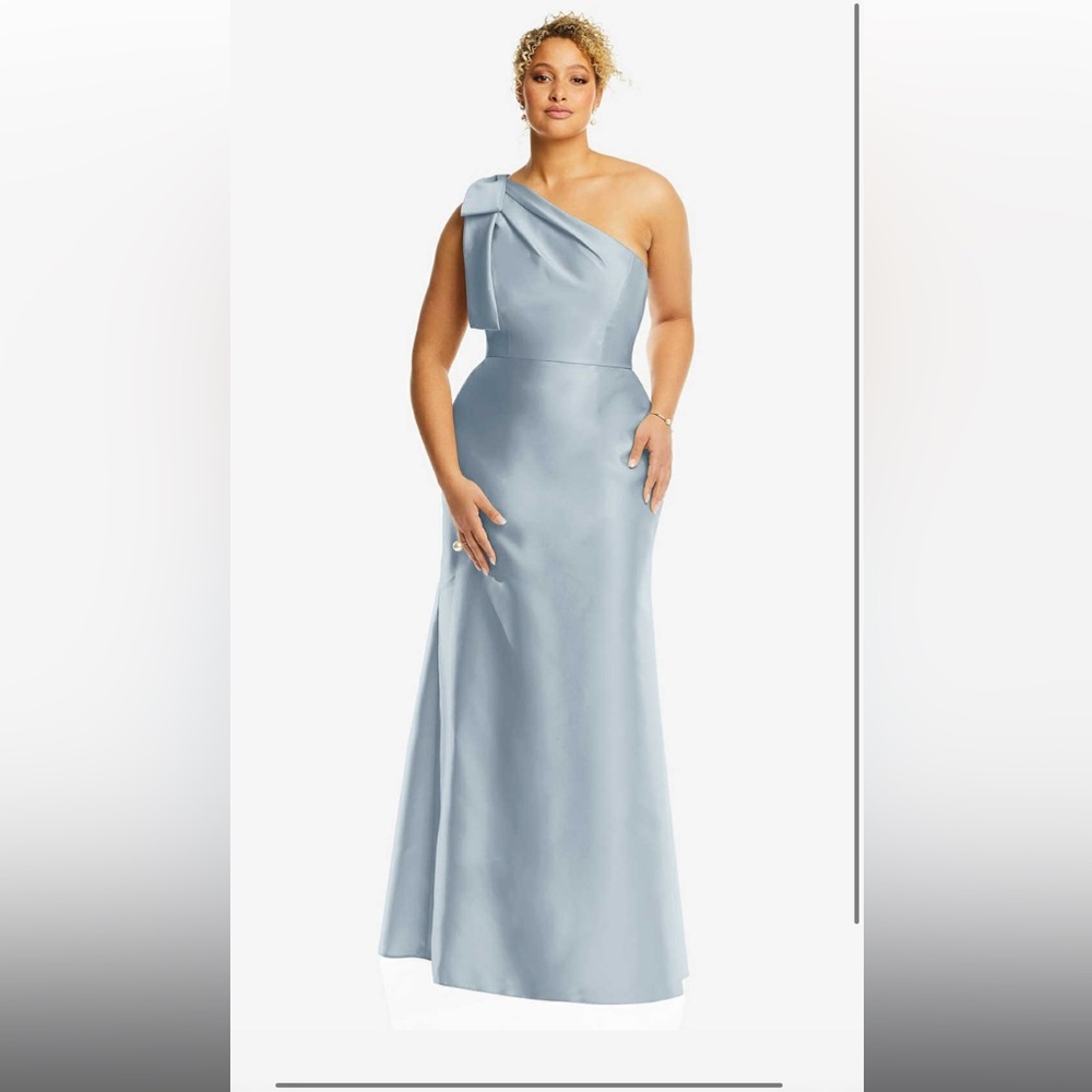 COPY Dessy Group Side Bow Bridesmaid Dress